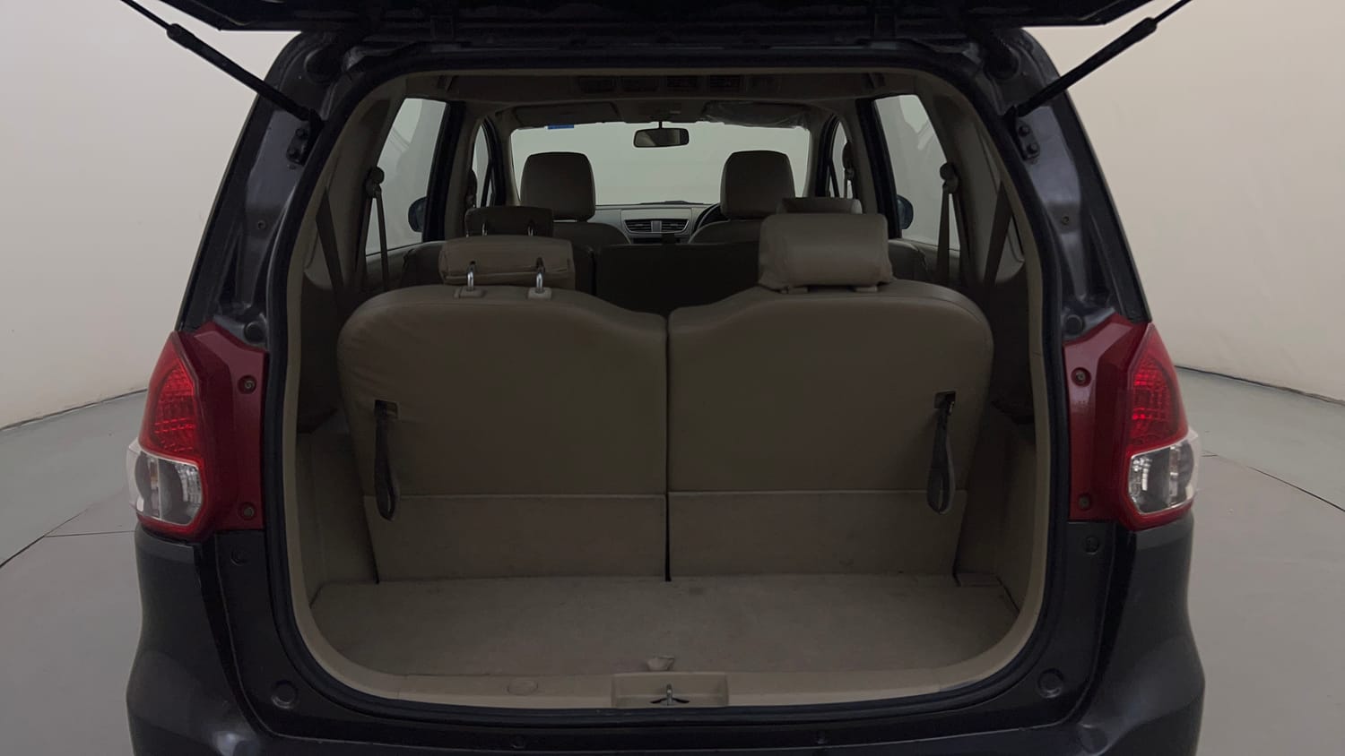 Used 2016 Maruti Suzuki Ertiga ZXI Petrol Manual interior DICKY INSIDE VIEW