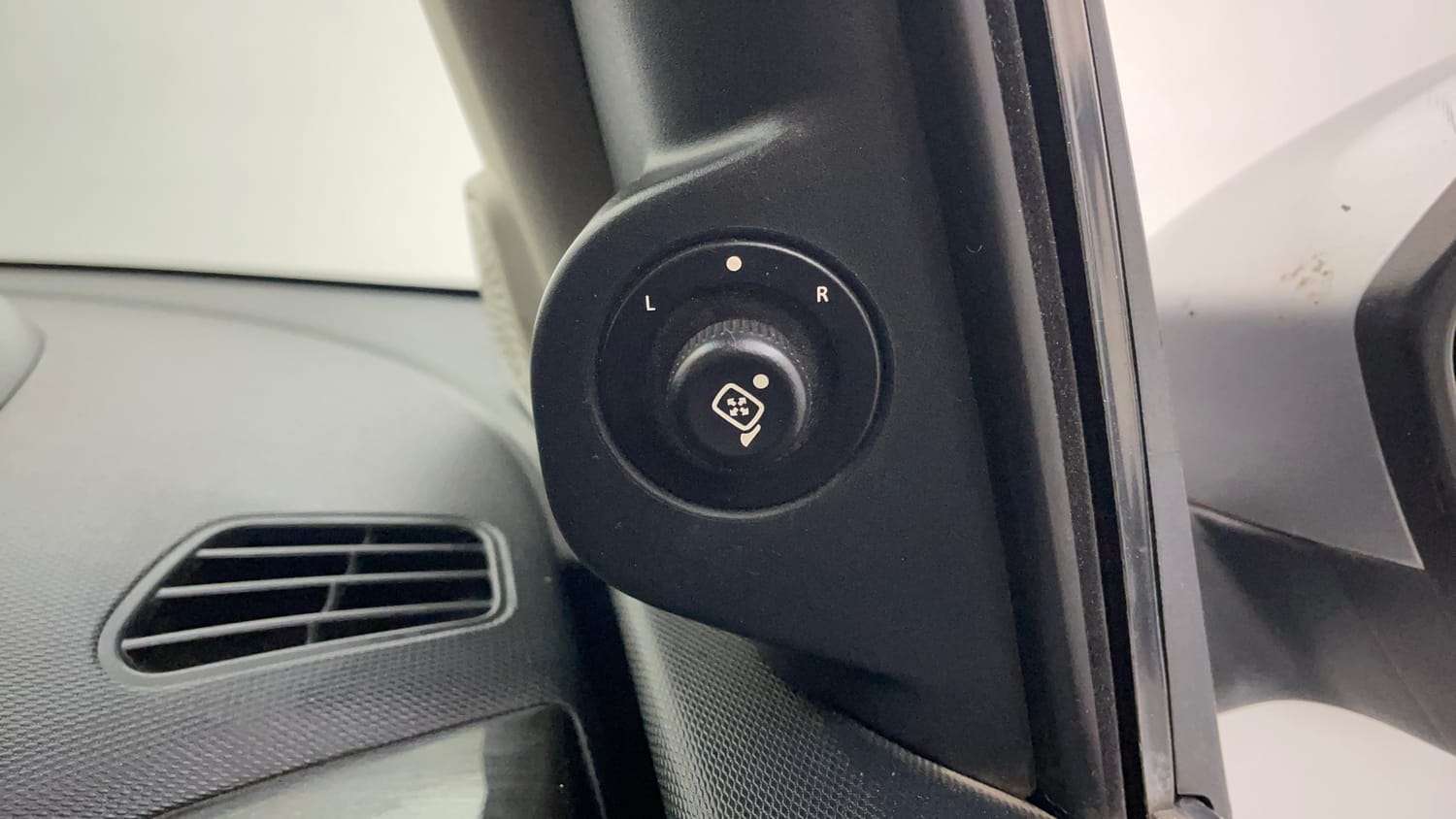 Used 2016 Tata Tiago Revotron XT Petrol Manual top_features Adjustable ORVM