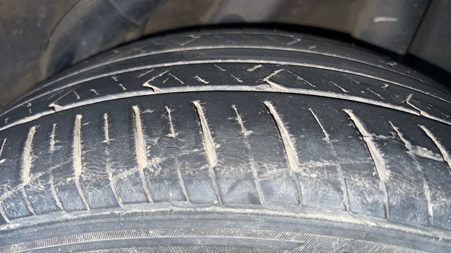 Used 2019 Hyundai Verna SX Plus 1.6 VTVT AT Petrol Automatic tyres LEFT REAR TYRE TREAD VIEW
