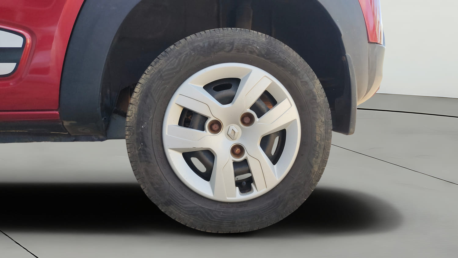 Used 2017 Renault Kwid 1.0 RXT AMT Opt Petrol Automatic tyres LEFT REAR TYRE RIM VIEW