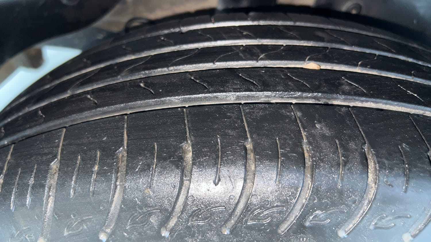 Used 2015 Hyundai Creta 1.6 SX Plus Petrol Petrol Manual tyres RIGHT REAR TYRE TREAD VIEW