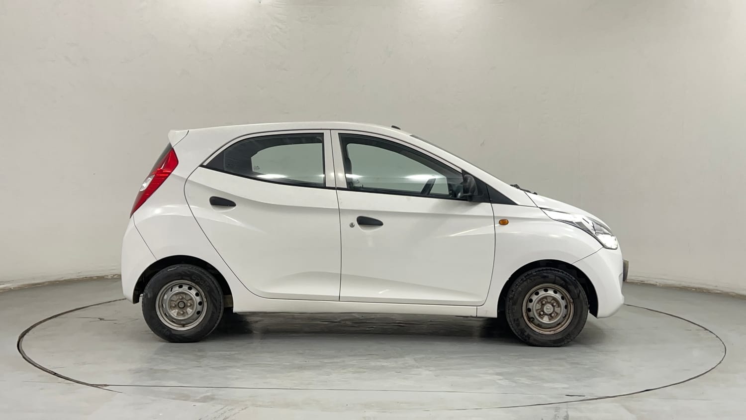 Used 2012 Hyundai Eon Era Petrol Manual exterior RIGHT SIDE VIEW