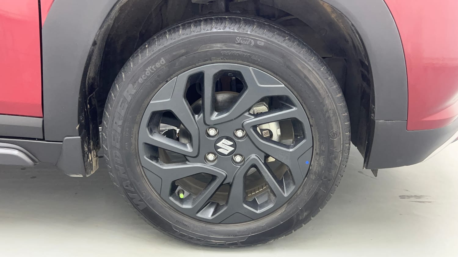 Used 2024 Maruti Suzuki Fronx Delta Plus 1.2L AGS Petrol Automatic tyres RIGHT FRONT TYRE RIM VIEW