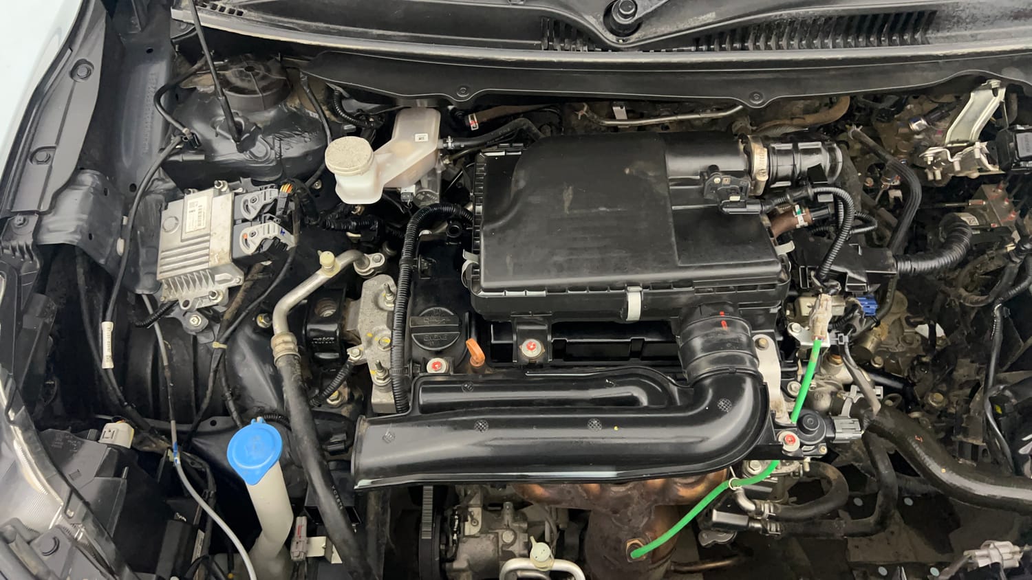 Used 2023 Maruti Suzuki Baleno Zeta MT CNG Cng Manual engine ENGINE RIGHT SIDE VIEW