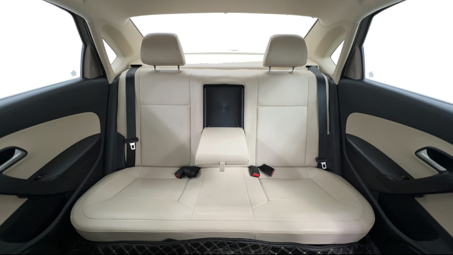 Used 2019 Volkswagen Vento Highline Plus 1.5 AT (D) 16 Alloy Diesel Automatic interior REAR SEAT CONDITION VIEW