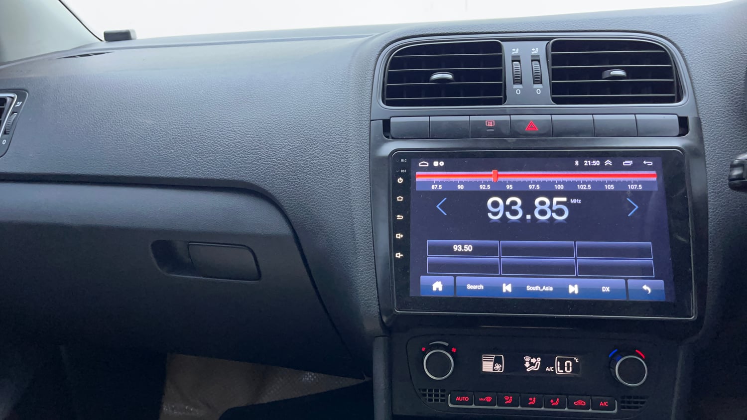 Used 2016 Volkswagen Vento Comfortline Diesel Diesel Manual interior MUSIC SYSTEM & AC CONTROL VIEW