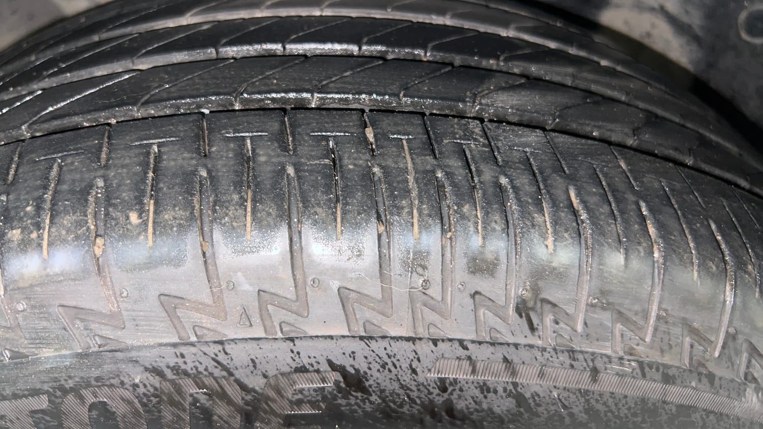 Used 2024 Honda Elevate ZX CVT Petrol Automatic tyres RIGHT REAR TYRE TREAD VIEW