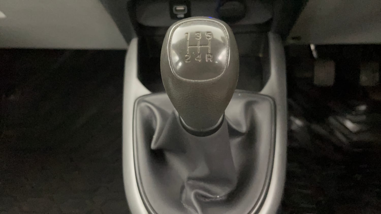 Used 2021 Hyundai Grand i10 Nios Magna Corporate Edition 1.2 Kappa VTVT Petrol Manual interior GEAR  KNOB VIEW