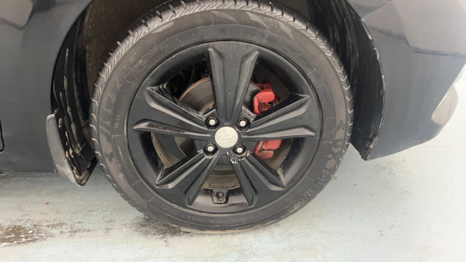 Used 2018 Hyundai Verna SX (O) 1.6 VTVT AT Petrol Automatic tyres RIGHT FRONT TYRE RIM VIEW