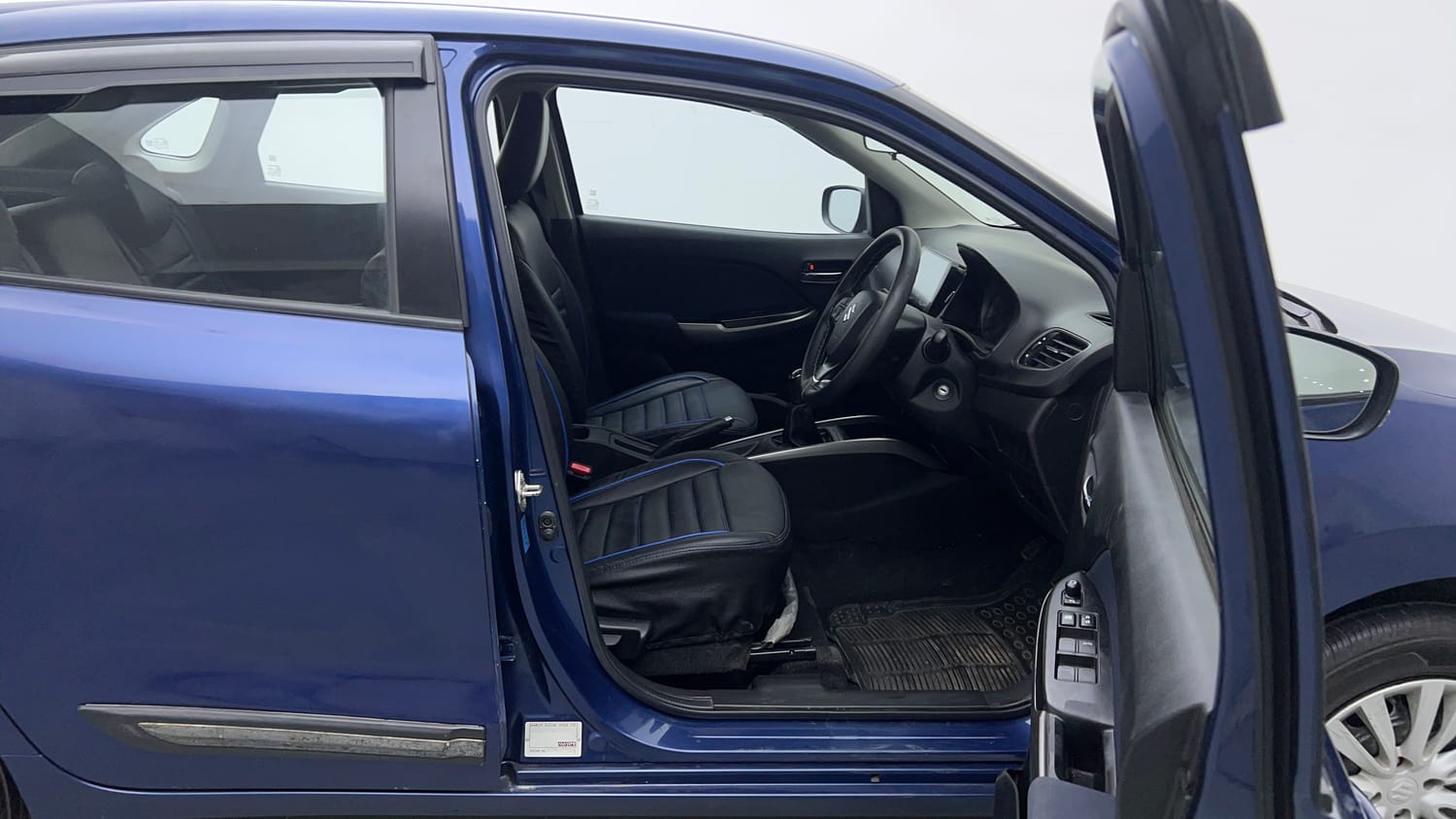 Used 2022 Maruti Suzuki Baleno Delta Petrol Manual interior RIGHT SIDE FRONT DOOR CABIN VIEW