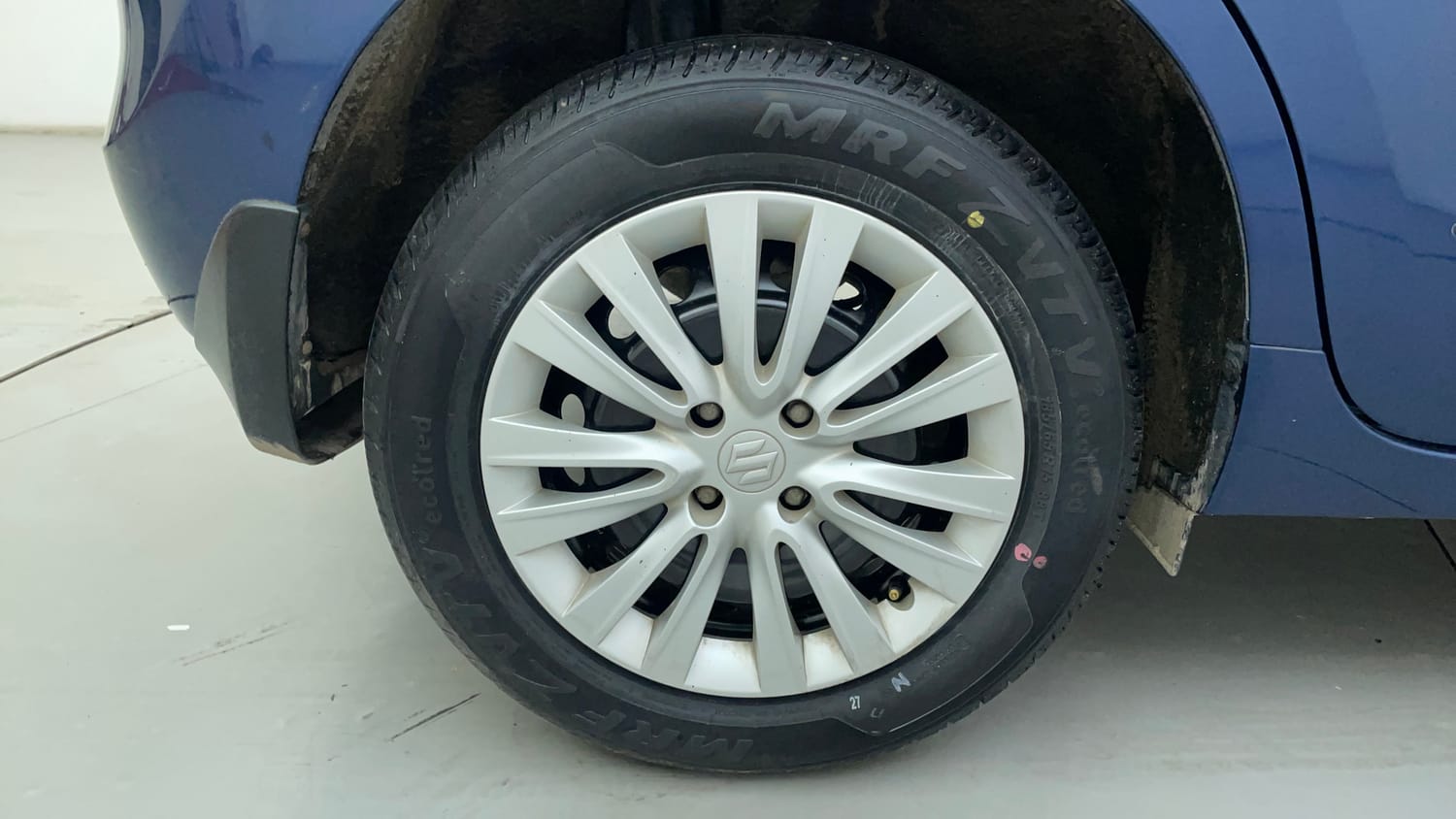 Used 2022 Maruti Suzuki Baleno Delta Petrol Manual tyres RIGHT REAR TYRE RIM VIEW