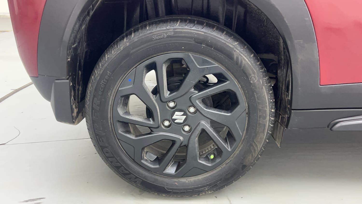 Used 2024 Maruti Suzuki Fronx Delta Plus 1.2L AGS Petrol Automatic tyres RIGHT REAR TYRE RIM VIEW