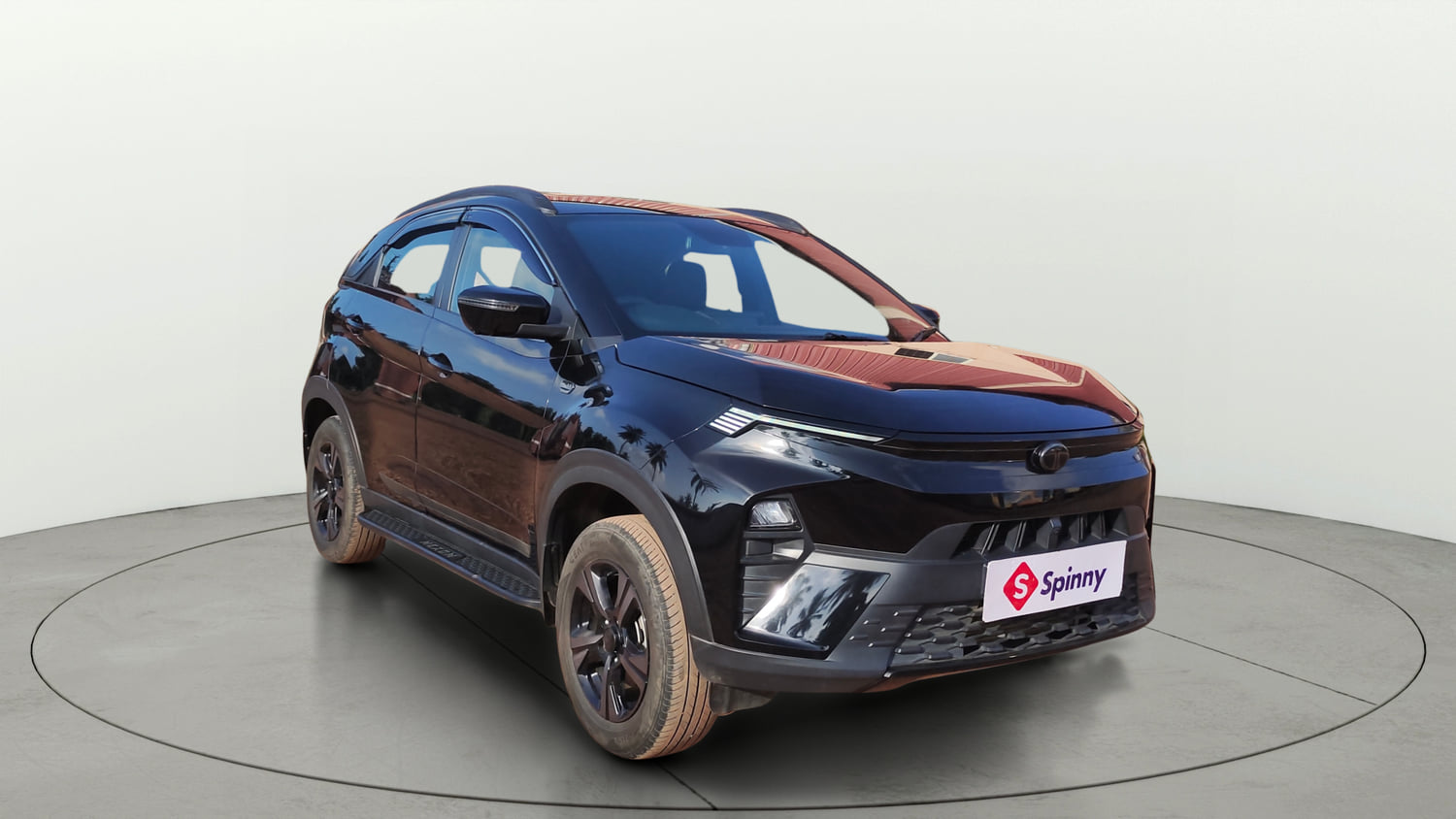 Used 2025 Tata Nexon Creative Plus (S) 1.2 Petrol 6MT Dark Edition Petrol Manual exterior RIGHT FRONT CORNER VIEW