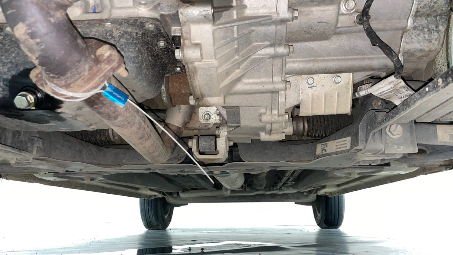 Used 2025 Tata Punch Adventure Sunroof AMT Petrol Automatic extra FRONT LEFT UNDERBODY VIEW