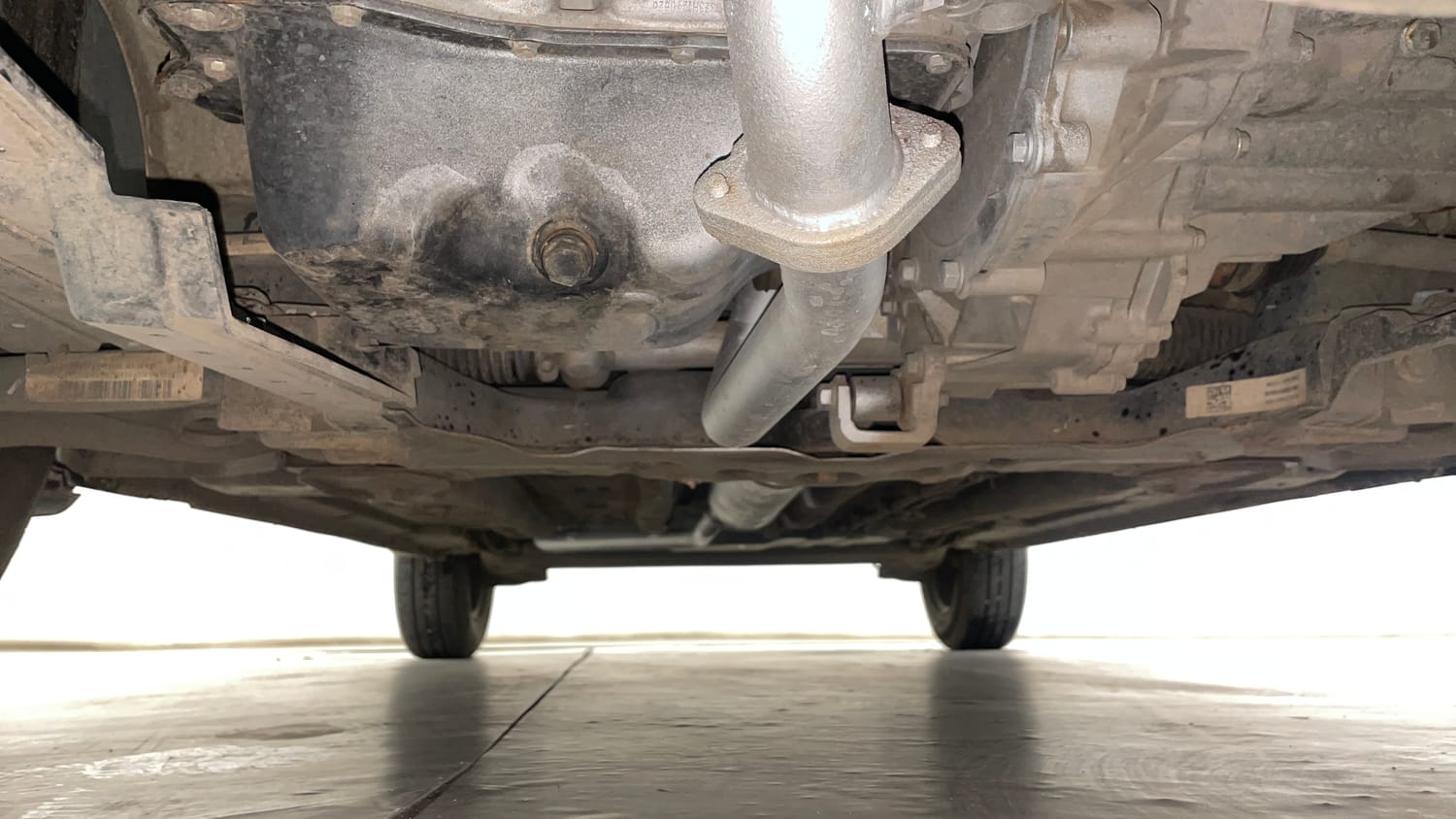 Used 2023 Tata Punch Pure MT Petrol Manual extra FRONT LEFT UNDERBODY VIEW