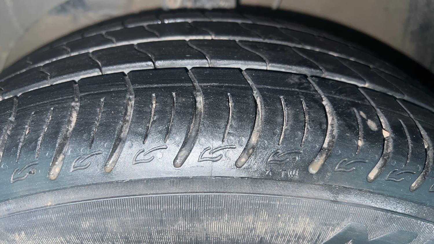 Used 2018 Maruti Suzuki Baleno Zeta 1.2 AT Petrol Automatic tyres LEFT FRONT TYRE TREAD VIEW