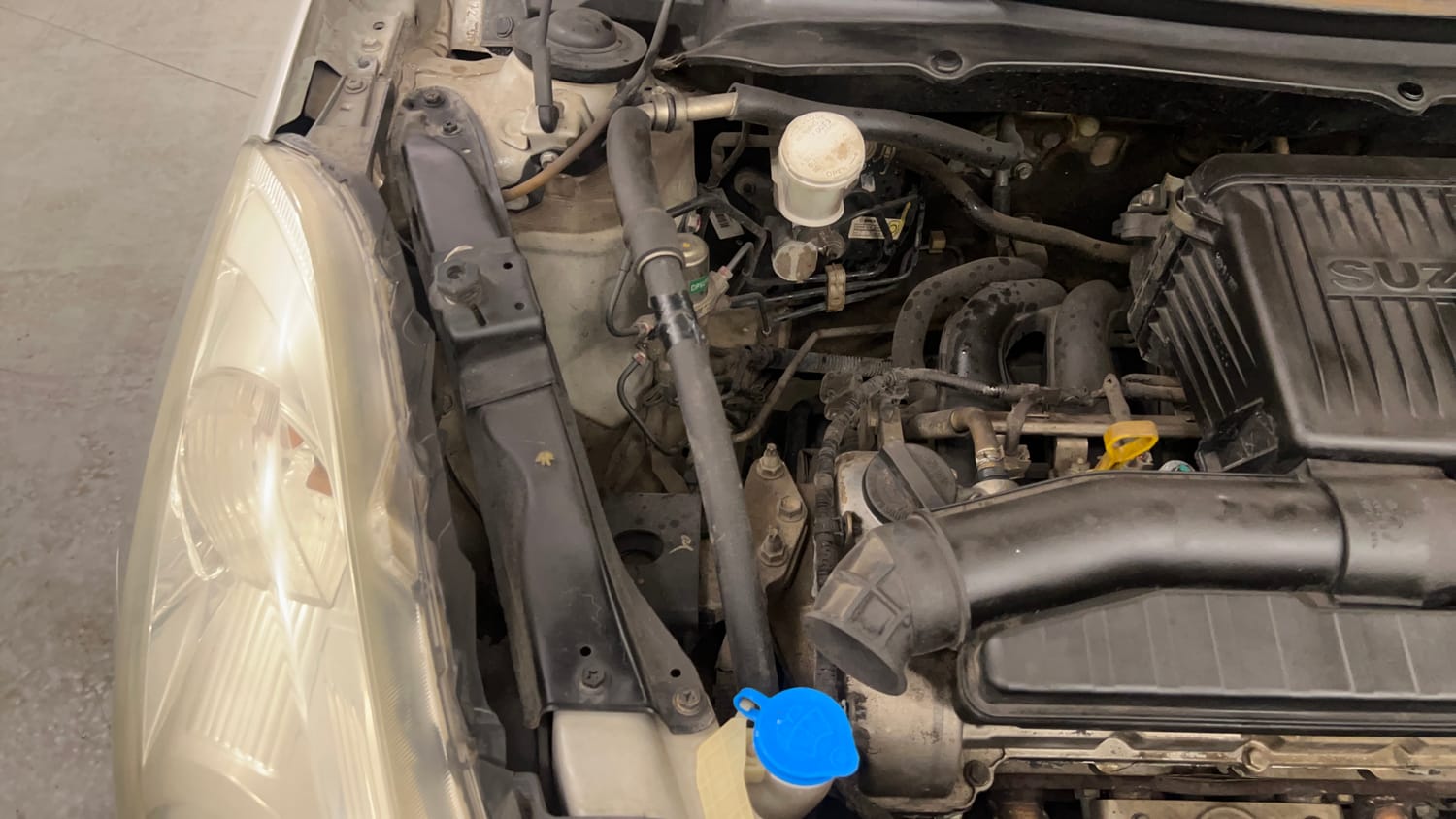 Used 2013 Maruti Suzuki Swift VXi Petrol Manual engine ENGINE RIGHT SIDE VIEW