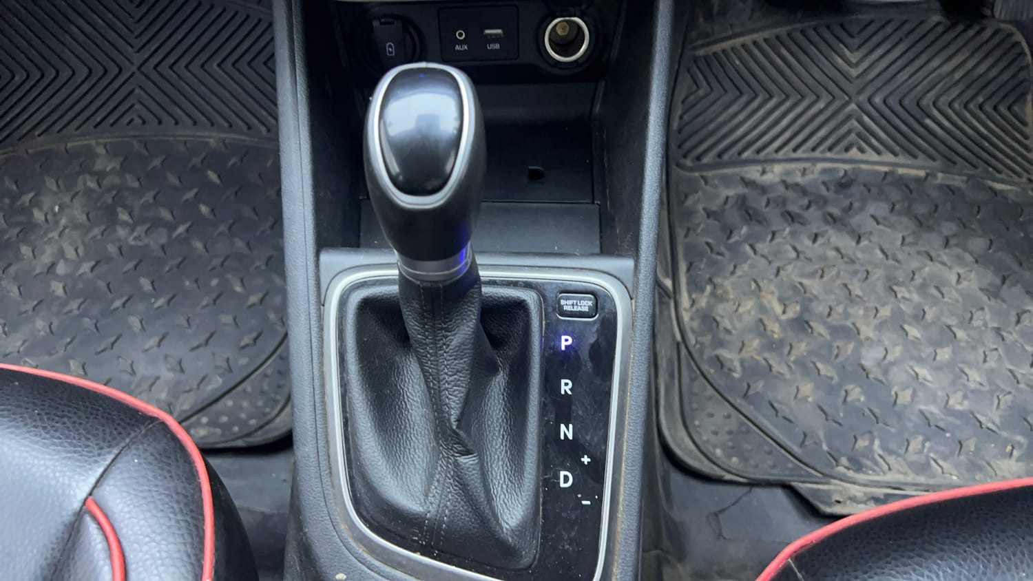 Used 2019 Hyundai Verna SX Plus 1.6 VTVT AT Petrol Automatic interior GEAR  KNOB VIEW