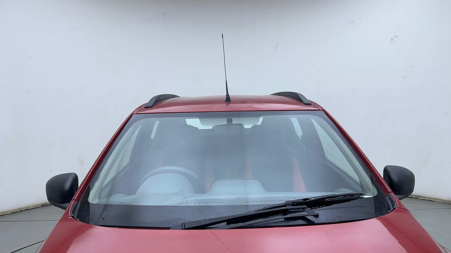Used 2018 Renault Kwid RXT Petrol Manual exterior FRONT WINDSHIELD VIEW