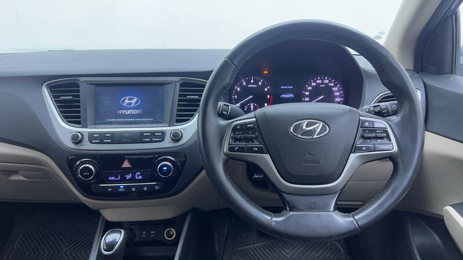 Used 2019 Hyundai Verna SX Plus 1.6 VTVT AT Petrol Automatic interior STEERING VIEW