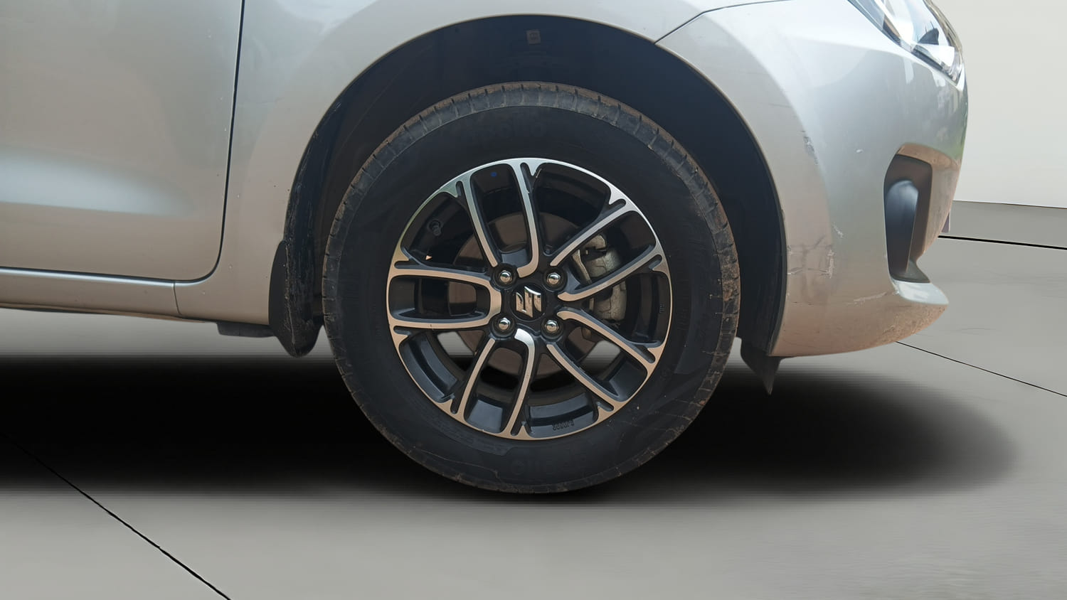 Used 2021 Maruti Suzuki Swift ZXi Plus Petrol Manual tyres RIGHT FRONT TYRE RIM VIEW