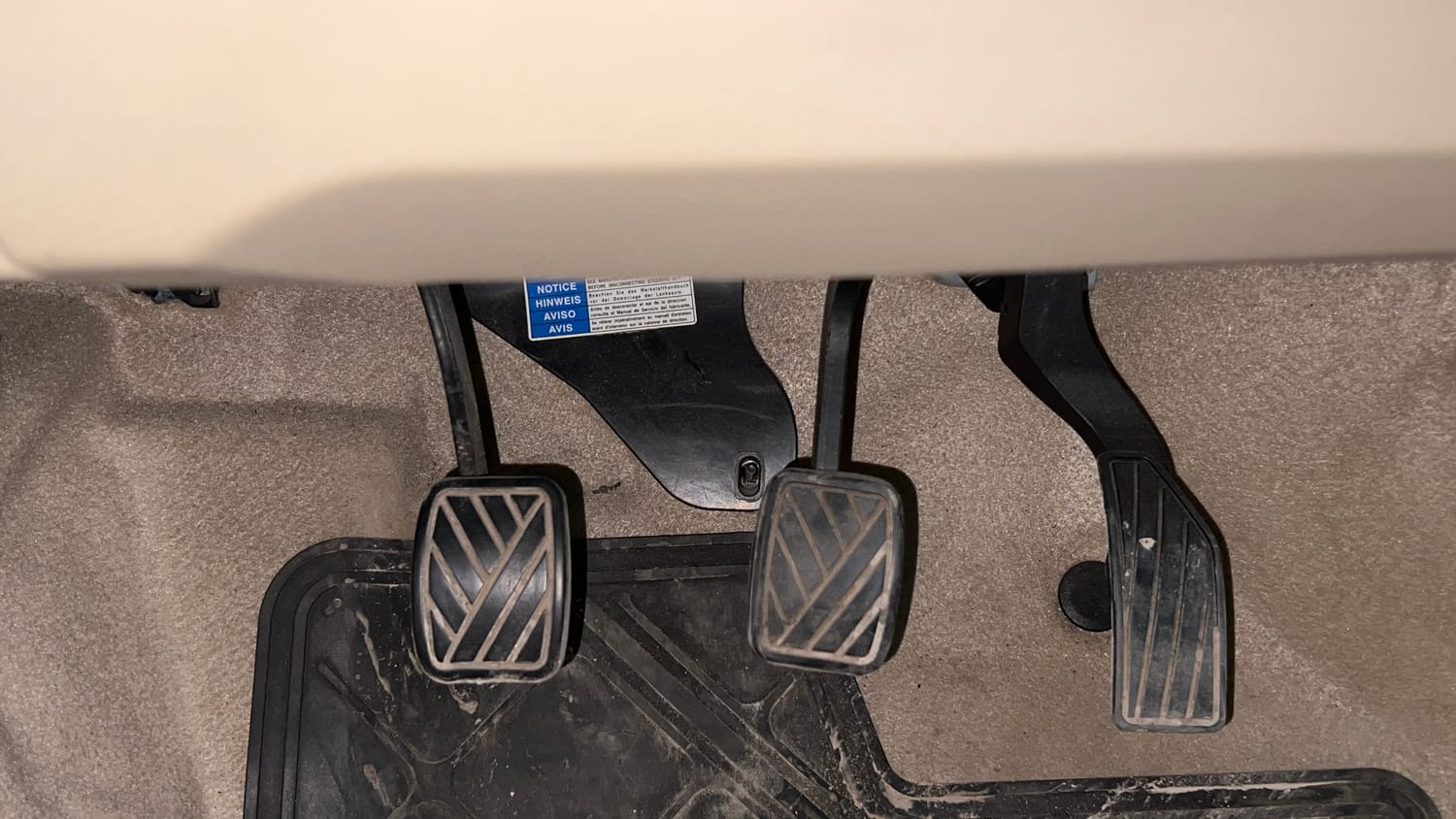 Used 2016 Maruti Suzuki Ertiga ZXI Petrol Manual interior PEDALS VIEW