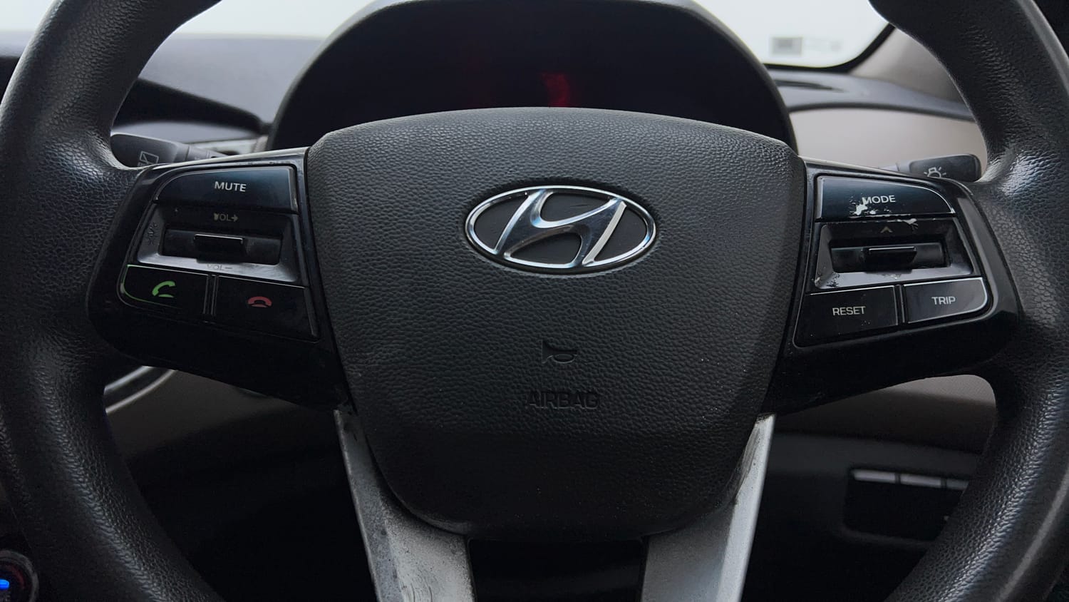 Used 2015 Hyundai Creta 1.6 SX Plus Petrol Petrol Manual top_features Airbags