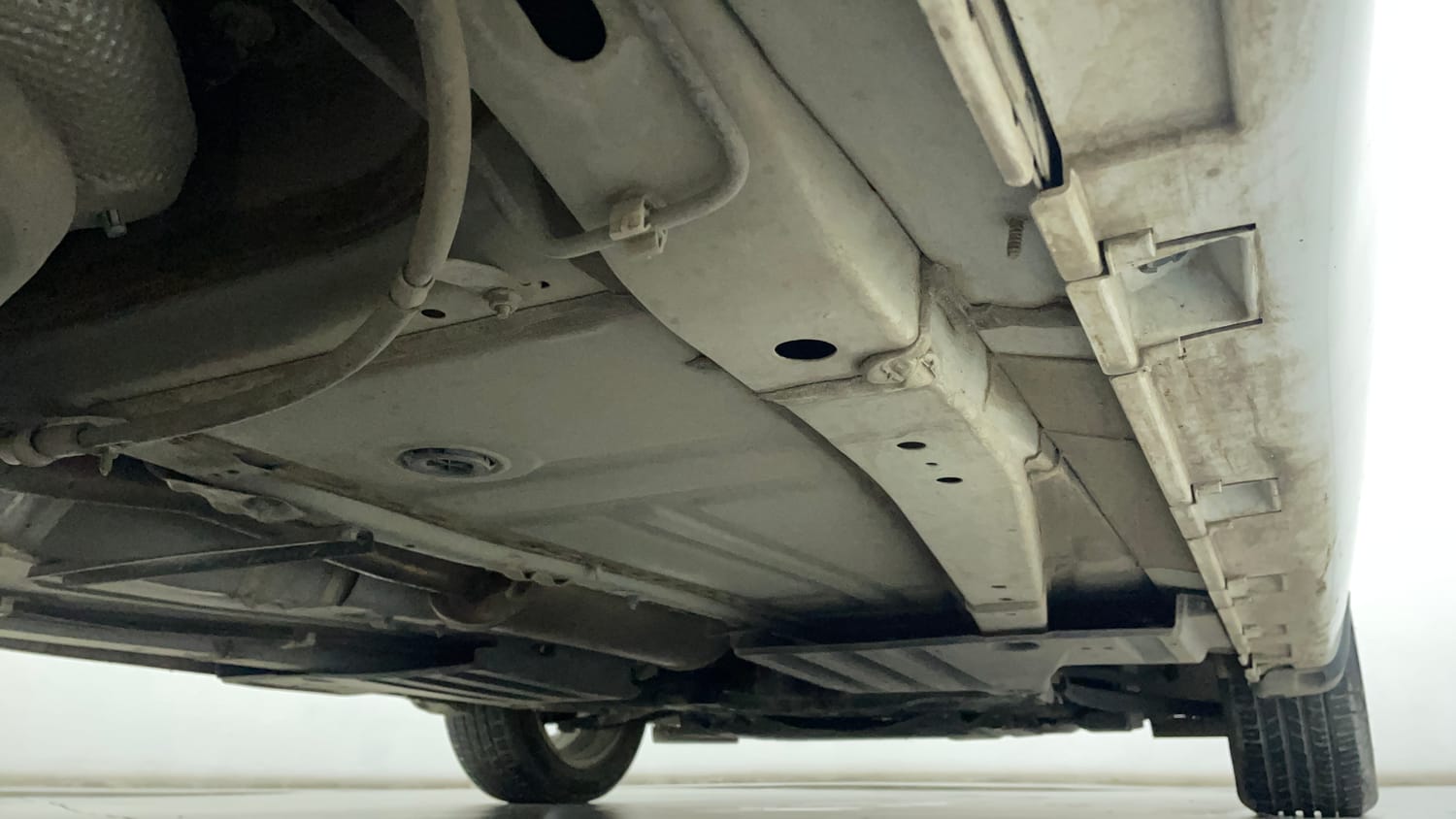Used 2023 Toyota Glanza V AMT Petrol Automatic extra REAR RIGHT UNDERBODY VIEW