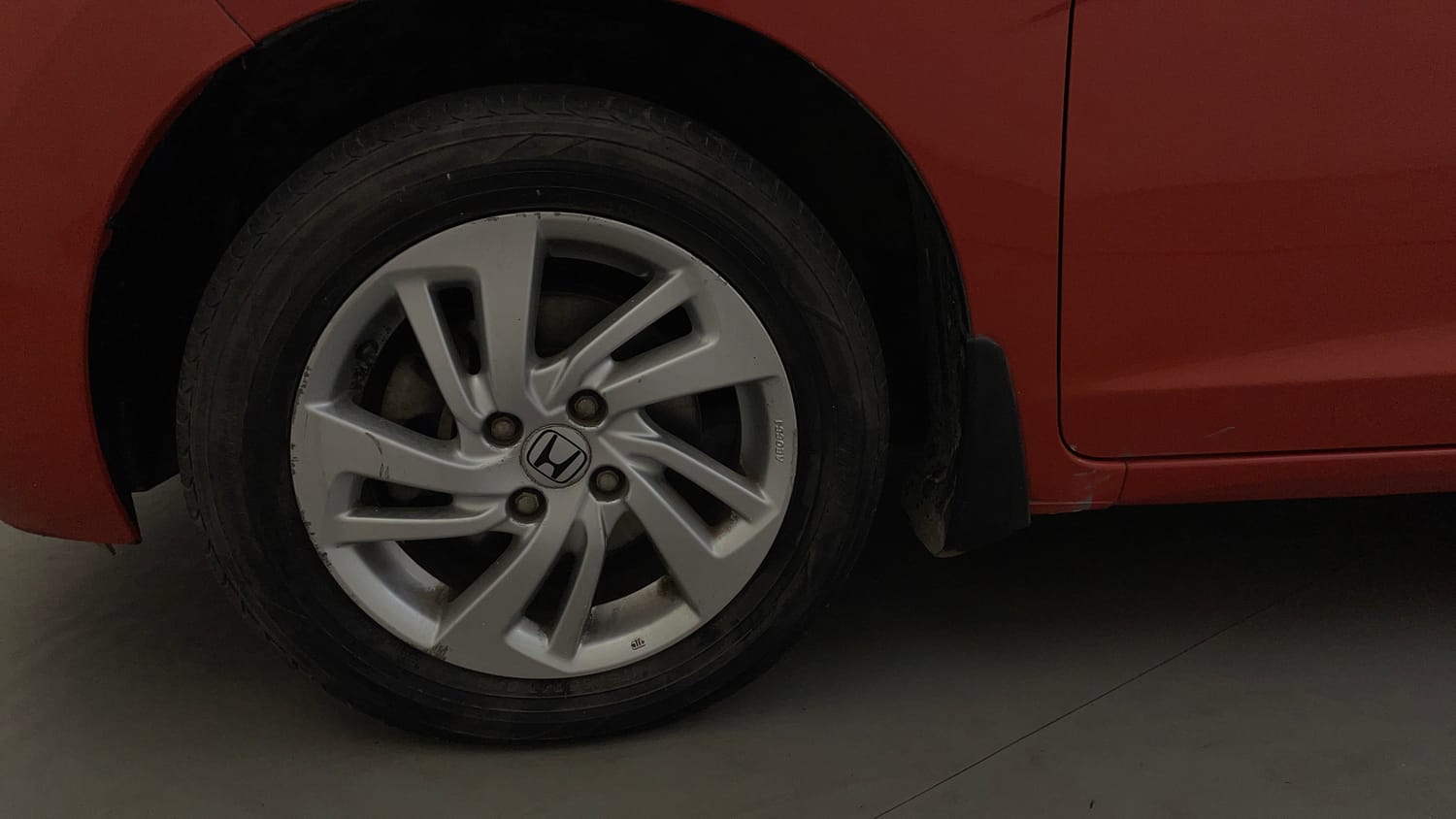 Used 2016 Honda Jazz V AT Petrol Petrol Automatic tyres LEFT FRONT TYRE RIM VIEW