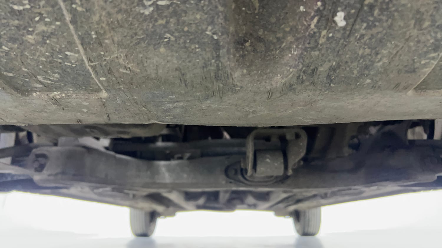 Used 2016 Hyundai Elite i20 Sportz 1.2 Petrol Manual extra FRONT LEFT UNDERBODY VIEW