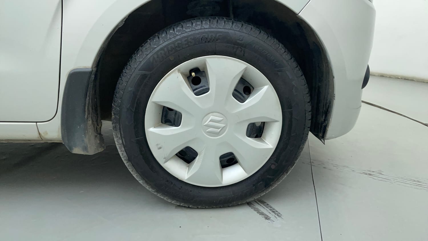 Used 2019 Maruti Suzuki Wagon R VXi 1.2 Petrol Manual tyres RIGHT FRONT TYRE RIM VIEW