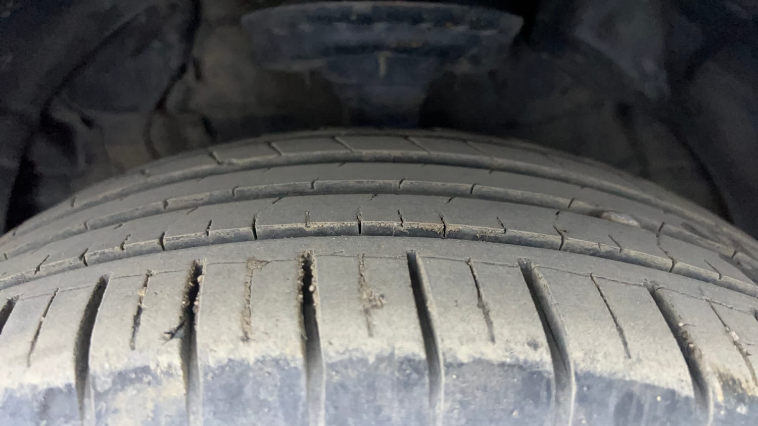 Used 2019 Mahindra XUV 300 1.2 W8 (O) Petrol Manual tyres LEFT FRONT TYRE TREAD VIEW