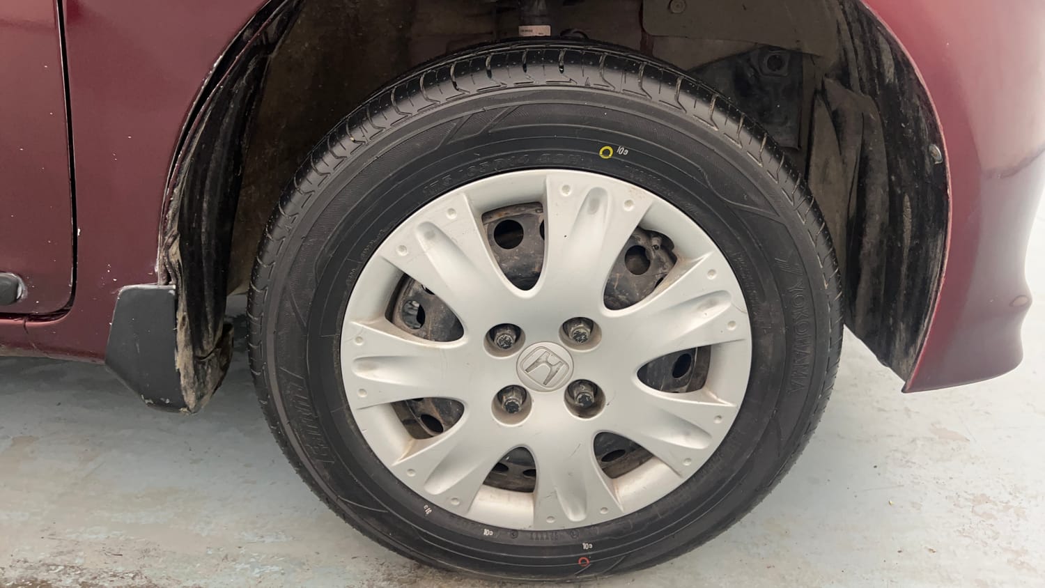 Used 2014 Honda Amaze 1.2 S i-VTEC Petrol Manual tyres RIGHT FRONT TYRE RIM VIEW