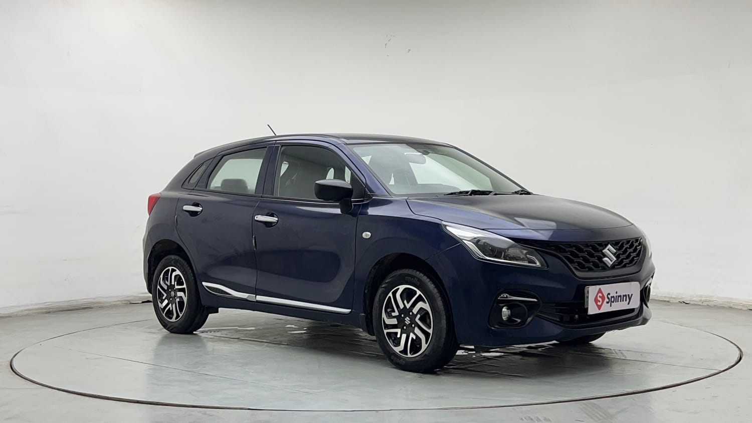 Used 2025 Maruti Suzuki Baleno Sigma MT Petrol Manual exterior RIGHT FRONT CORNER VIEW