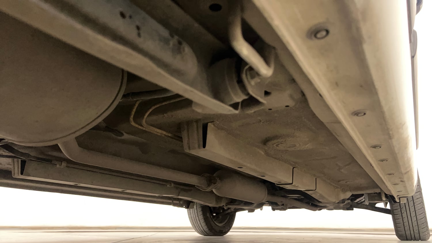 Used 2015 Maruti Suzuki Wagon R VXI Petrol Manual extra REAR RIGHT UNDERBODY VIEW