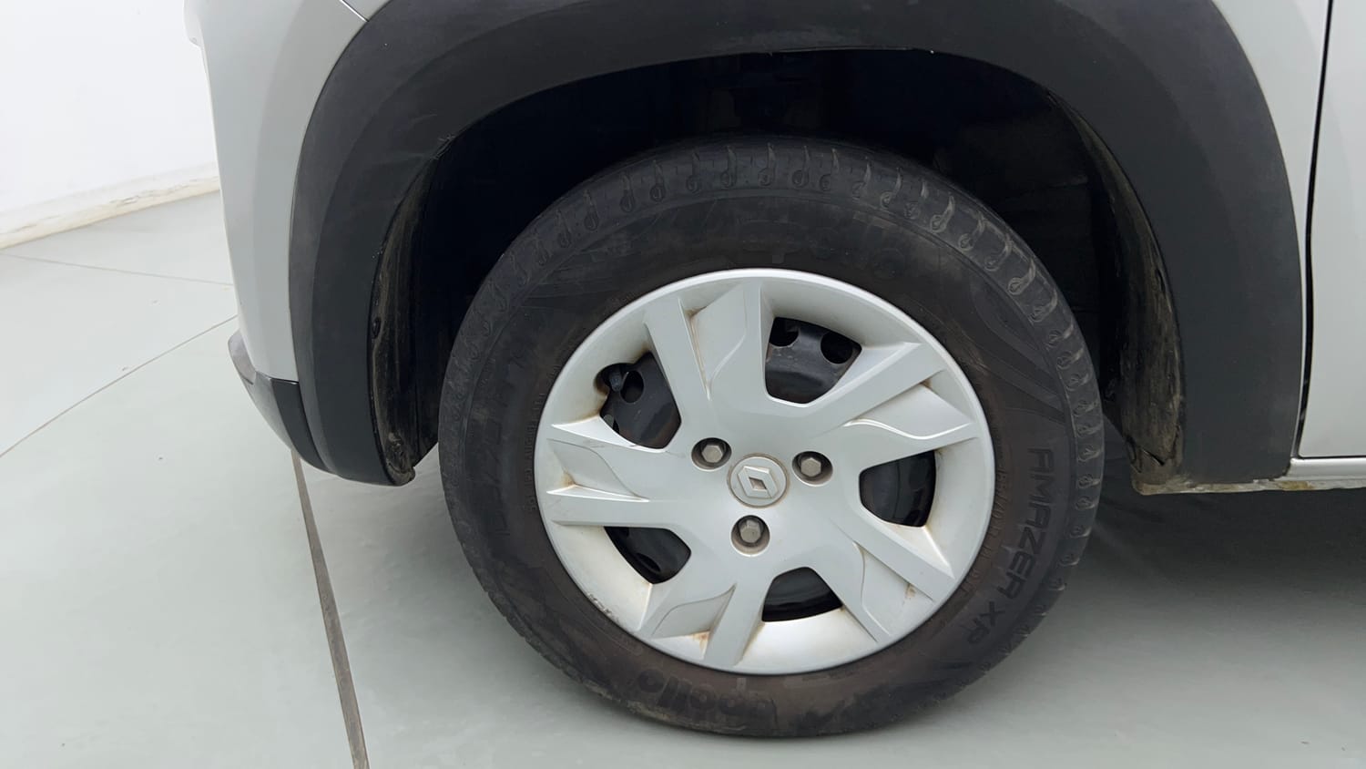 Used 2021 Renault Kwid RXT 1.0 (O) Petrol Manual tyres LEFT FRONT TYRE RIM VIEW