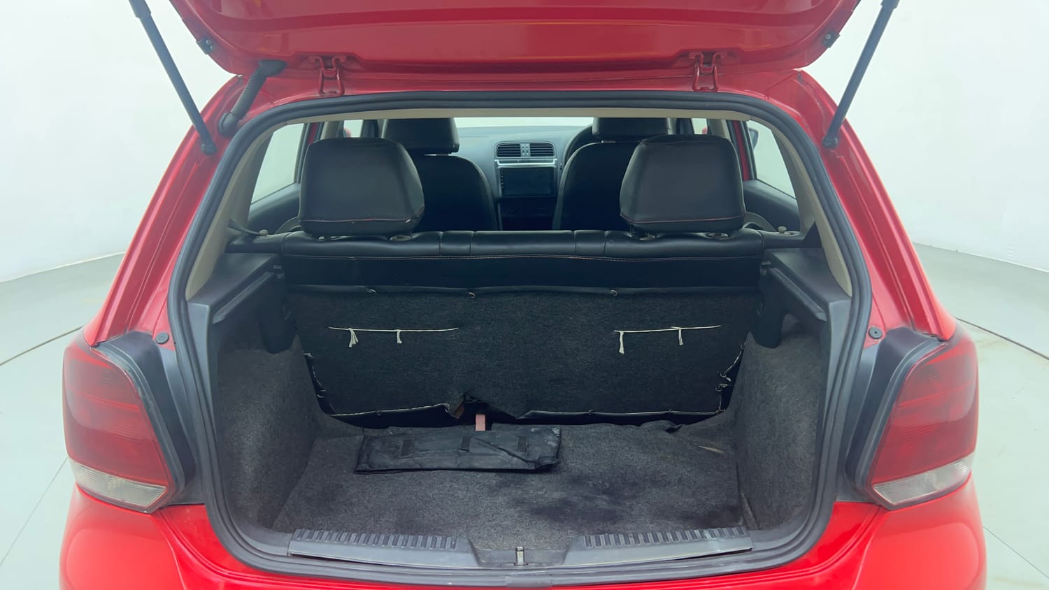 Used 2014 Volkswagen Polo Comfortline 1.2L (P) Petrol Manual interior DICKY INSIDE VIEW