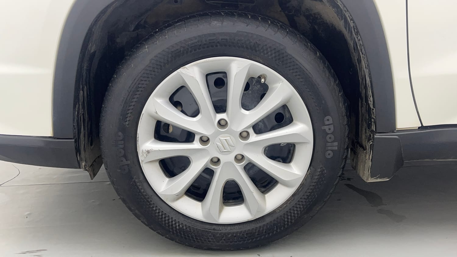 Used 2025 Maruti Suzuki Grand Vitara Delta CNG Cng Manual tyres LEFT FRONT TYRE RIM VIEW