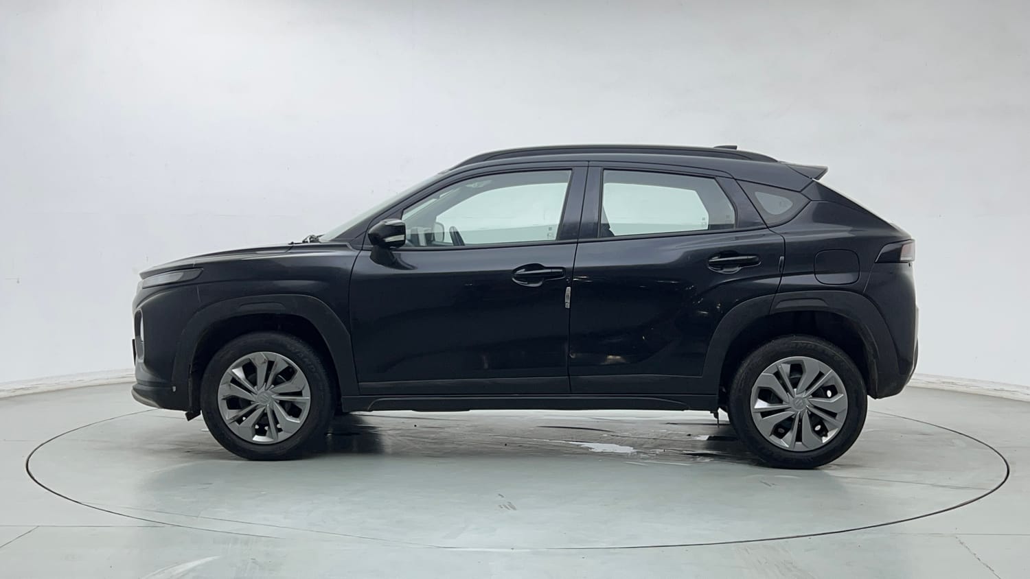 Used 2025 Maruti Suzuki Fronx Delta 1.2L MT Petrol Manual exterior LEFT SIDE VIEW