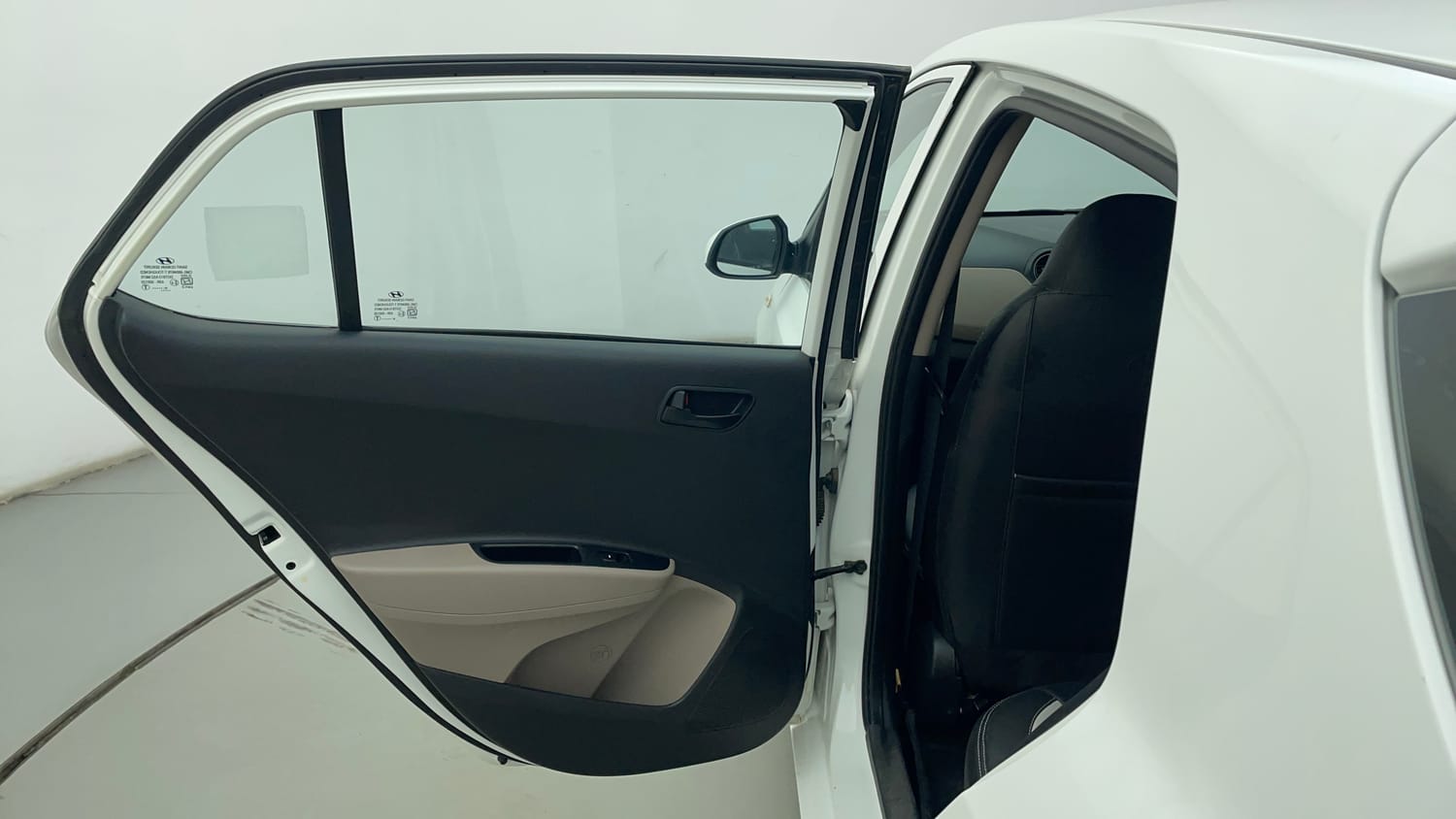 Used 2018 Hyundai Grand i10 Magna 1.2 Kappa VTVT Petrol Manual interior LEFT REAR DOOR OPEN VIEW