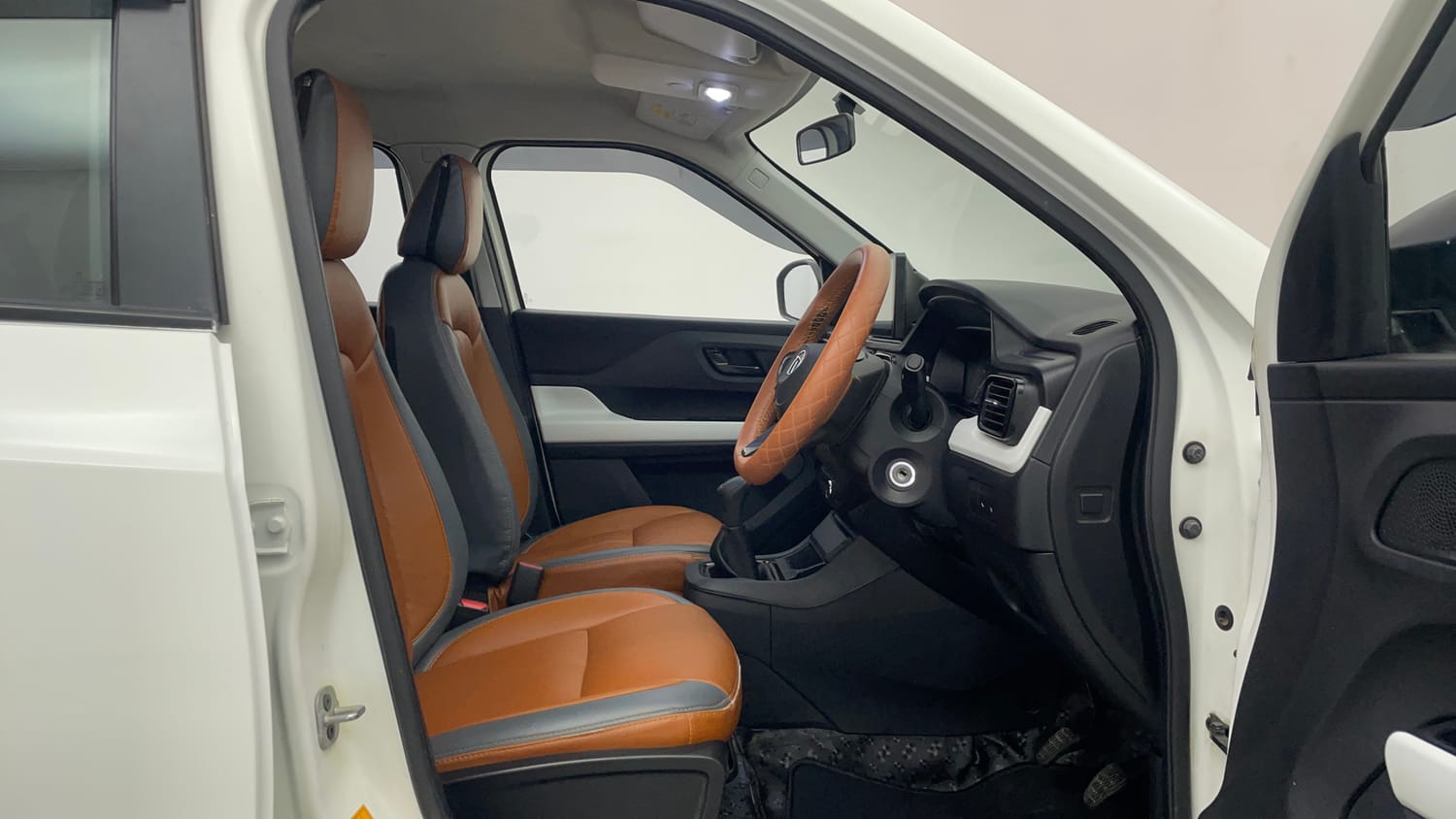 Used 2023 Tata Punch Pure MT Petrol Manual interior RIGHT SIDE FRONT DOOR CABIN VIEW