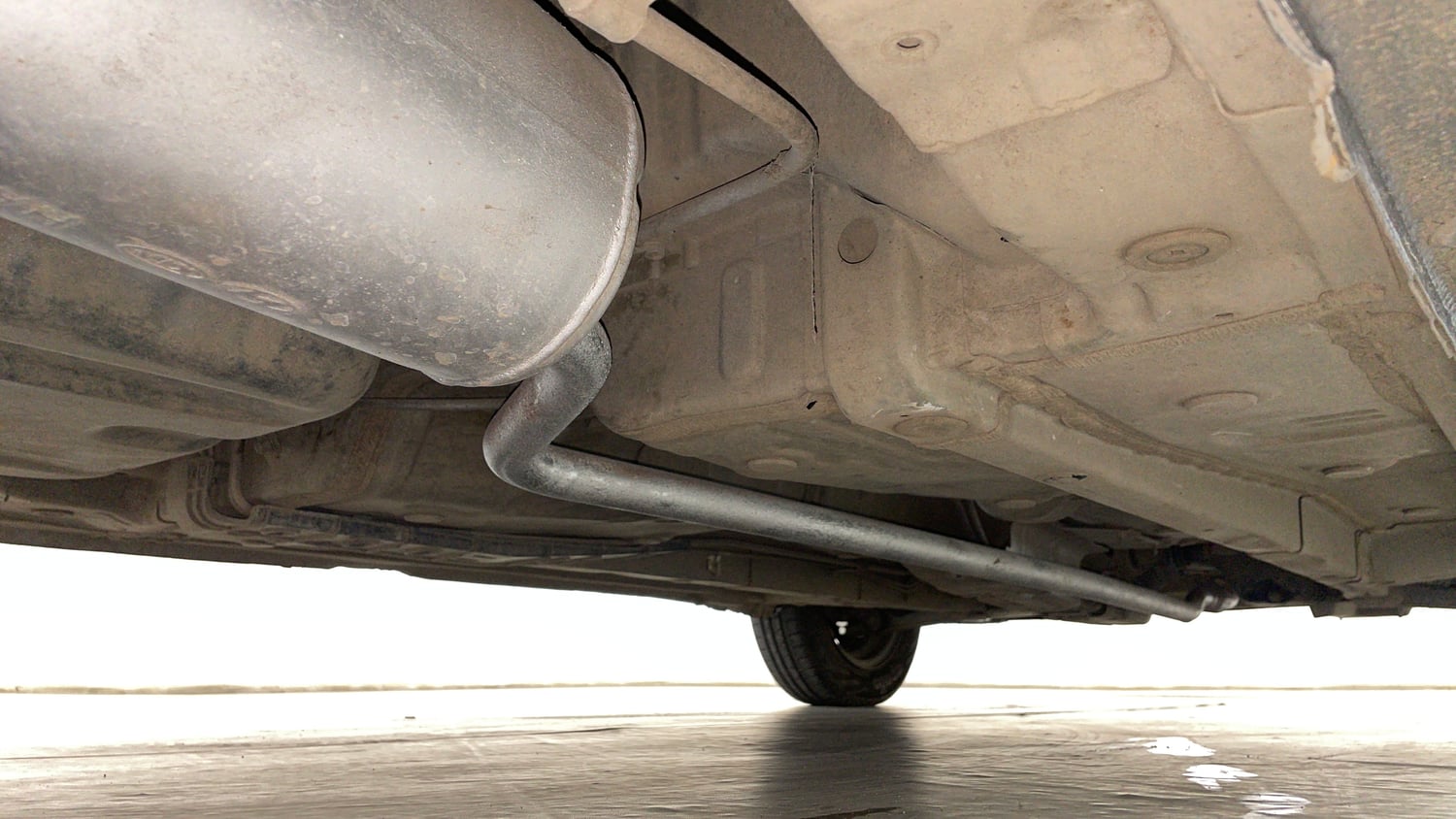 Used 2016 Hyundai Eon Magna + Petrol Manual extra REAR RIGHT UNDERBODY VIEW