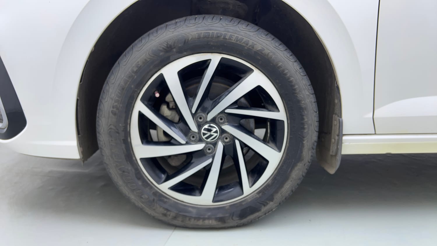 Used 2022 Volkswagen Virtus Topline 1.0 TSI AT Petrol Automatic tyres LEFT FRONT TYRE RIM VIEW