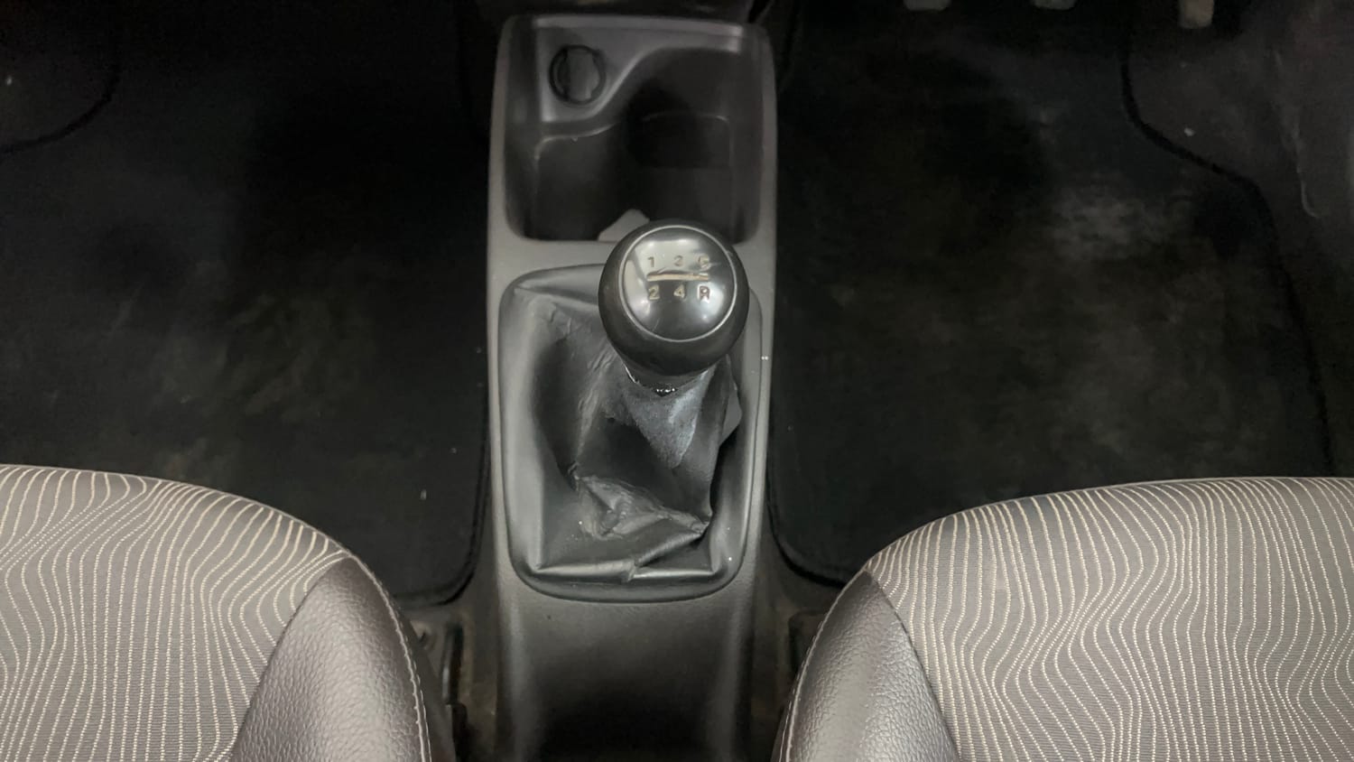 Used 2012 Hyundai Eon Era Petrol Manual interior GEAR  KNOB VIEW