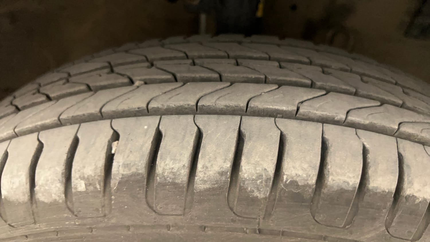 Used 2013 Maruti Suzuki Swift VXi Petrol Manual tyres RIGHT FRONT TYRE TREAD VIEW