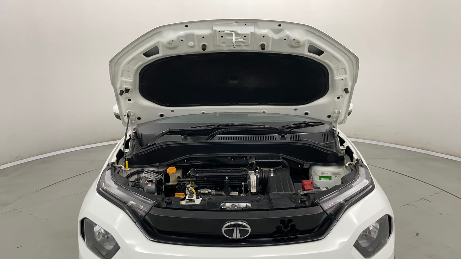 Used 2025 Tata Punch Adventure Sunroof AMT Petrol Automatic engine ENGINE & BONNET OPEN FRONT VIEW