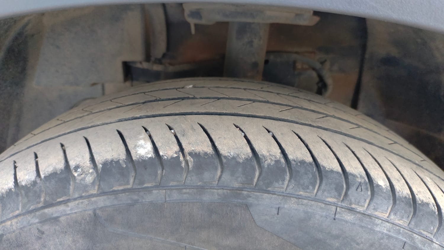 Used 2025 Tata Nexon Creative Plus (S) 1.2 Petrol 6MT Dark Edition Petrol Manual tyres LEFT FRONT TYRE TREAD VIEW