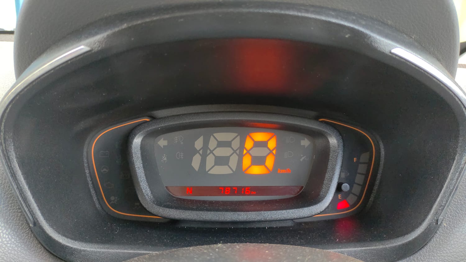 Used 2017 Renault Kwid 1.0 RXT AMT Opt Petrol Automatic interior CLUSTERMETER VIEW