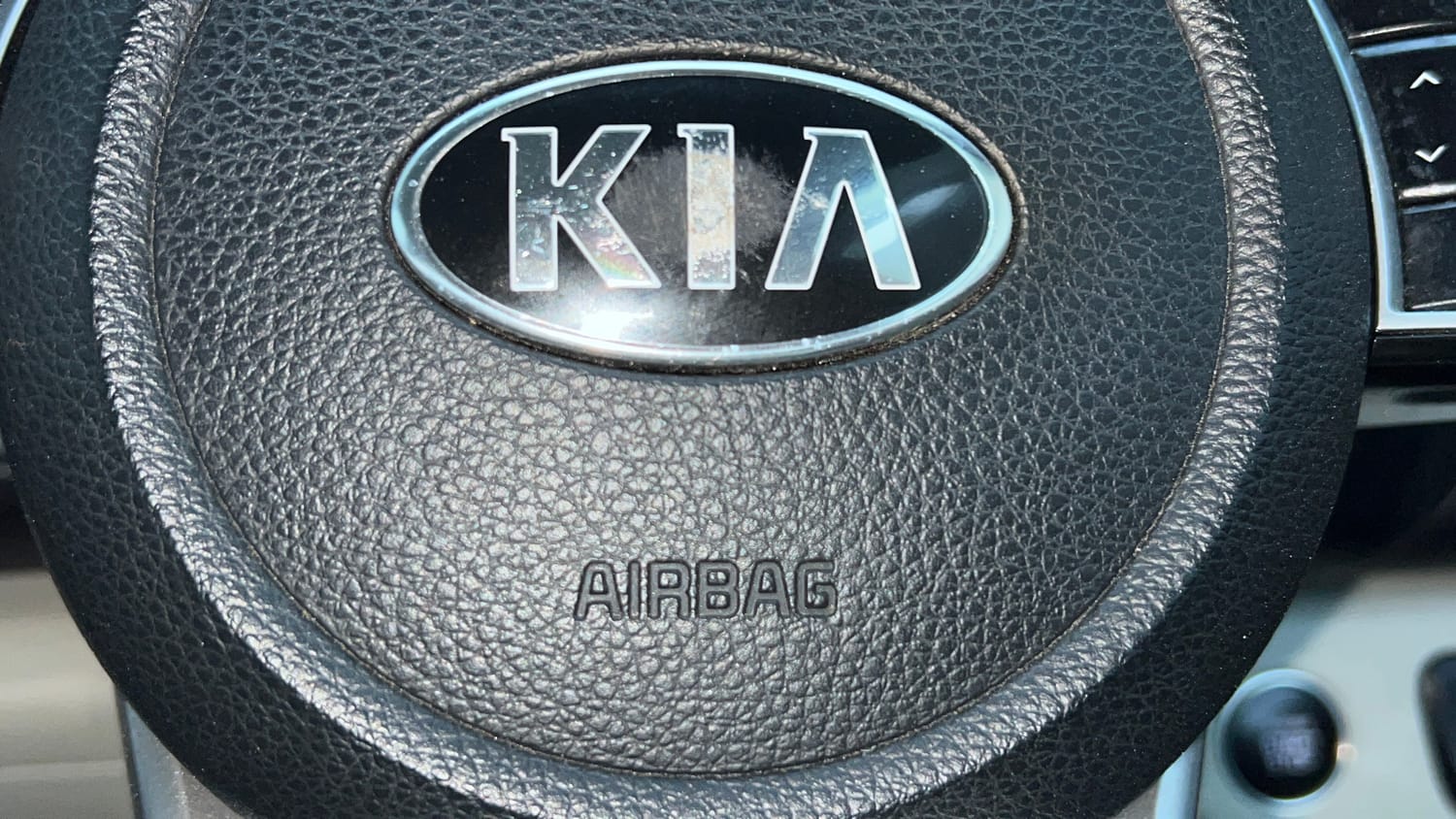 Used 2020 Kia Seltos HTX 1.5 Petrol Manual top_features Airbags
