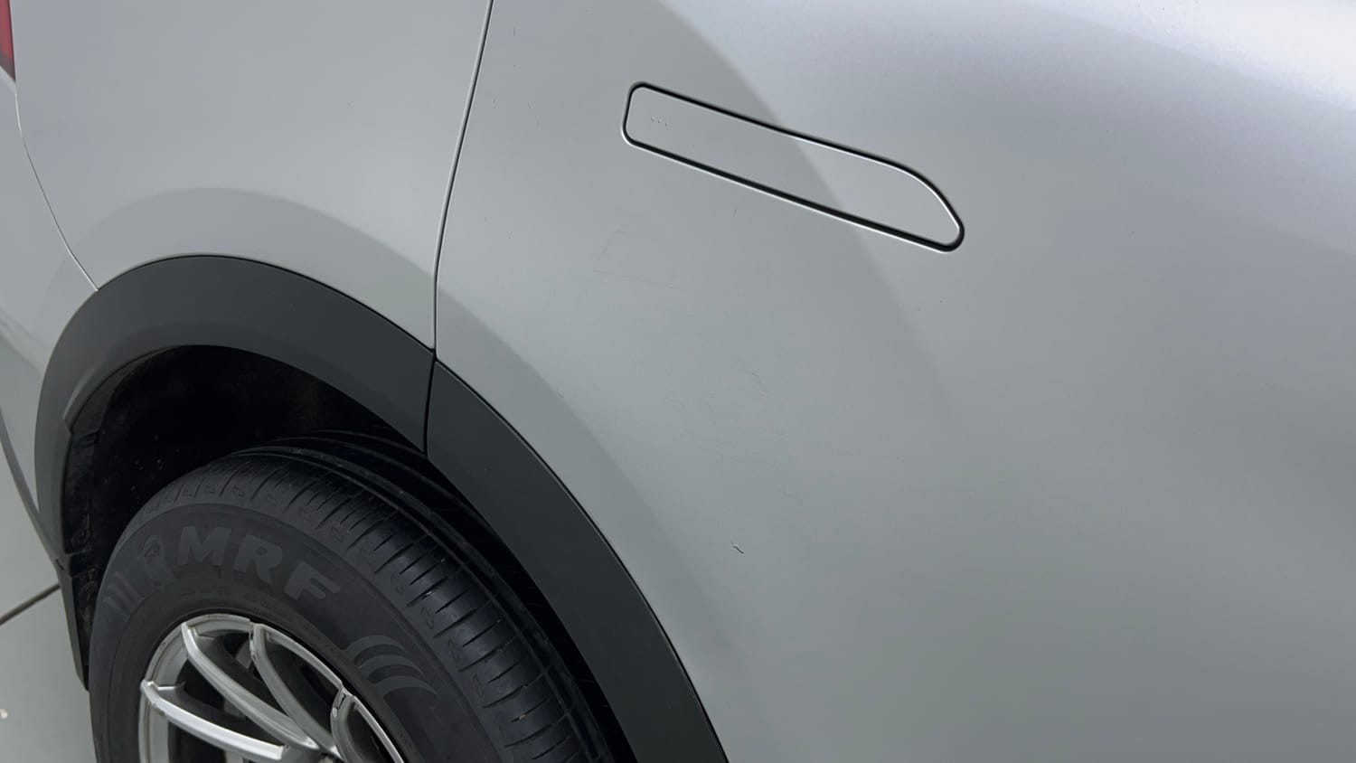Used 2022 Mahindra XUV700 AX 3 Petrol AT 5 STR Petrol Automatic dents MINOR DENT